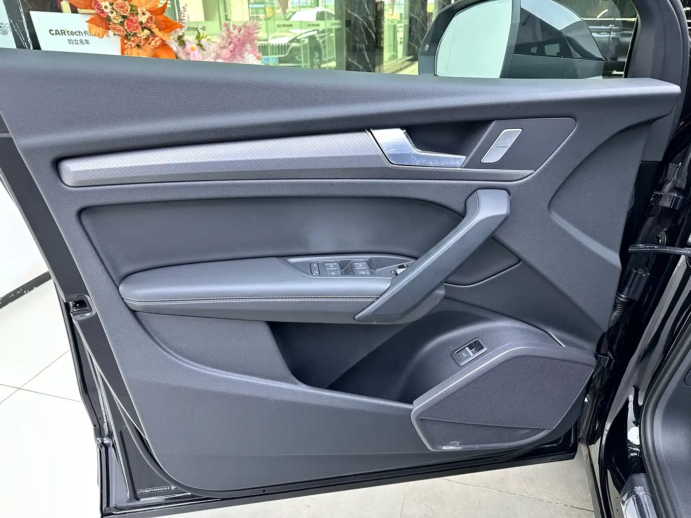 Audi Q5L 2024 Model 40 TFSI Luxury Dynamic фото 8