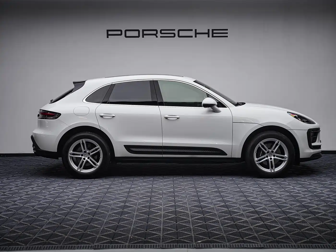 Porsche Macan 2024 Macan 2.0T фото 12