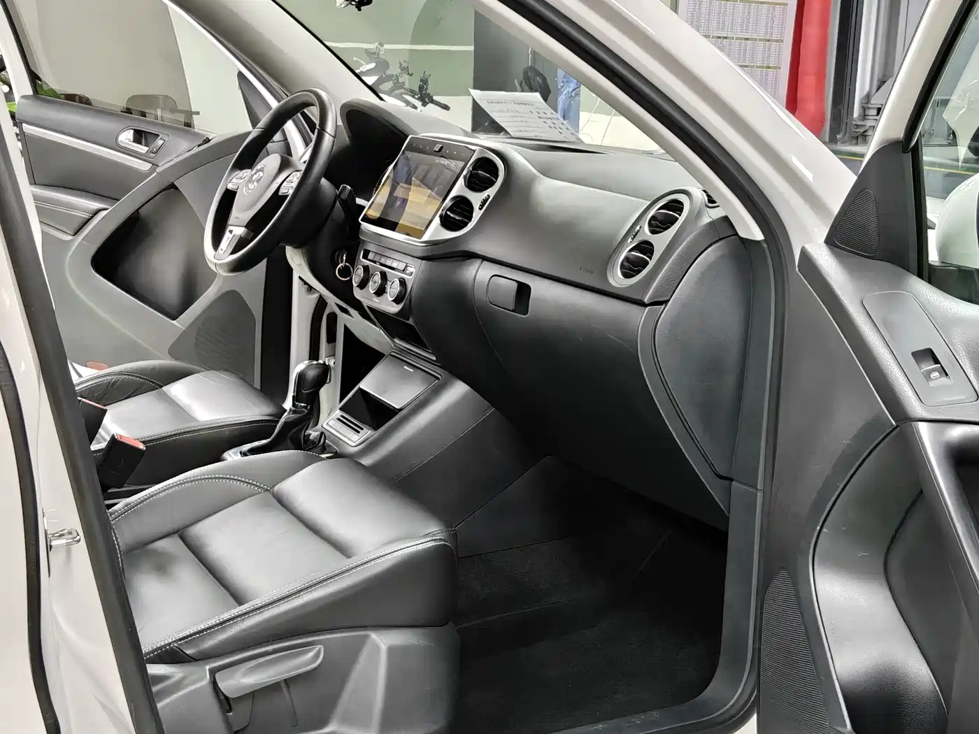 Volkswagen Tiguan 2017 300TSI Automatic 2WD Silk Road Fashion Edition фото 11