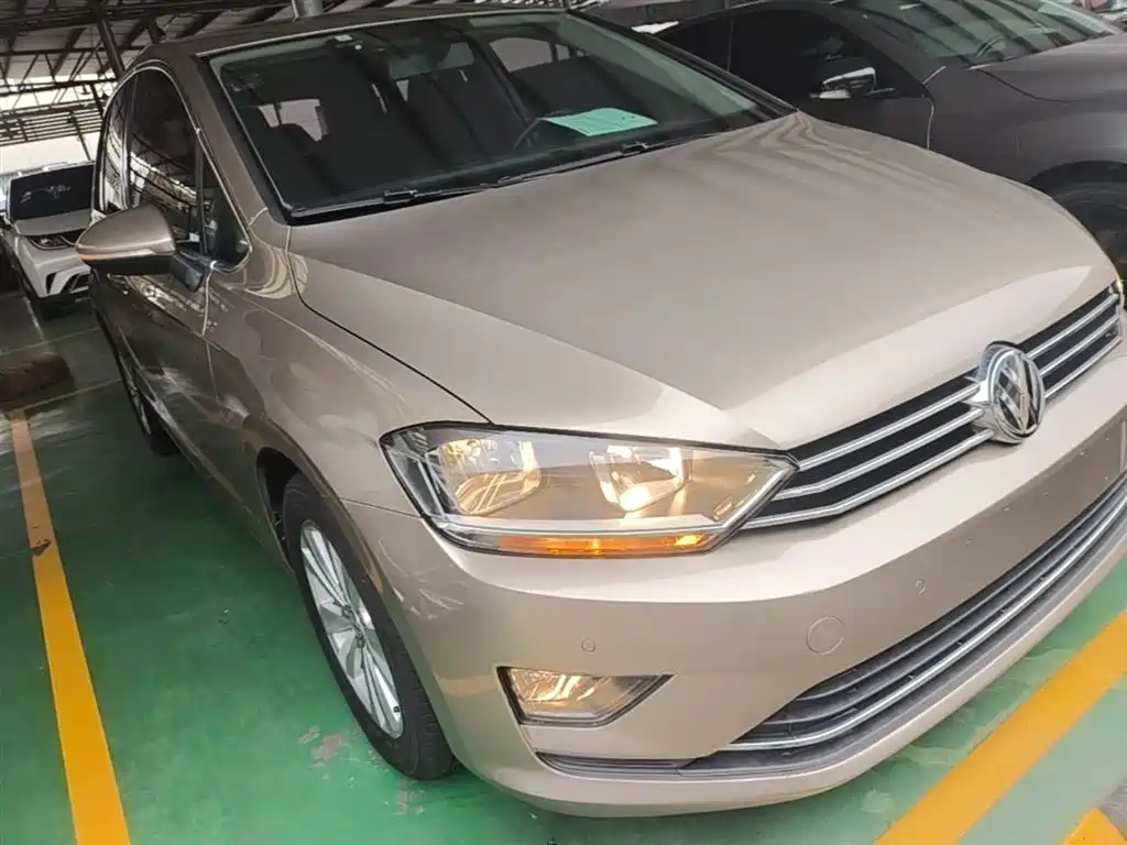 Volkswagen Golf Sportsvan 2016 230TSI Automatic Progressive фото 4