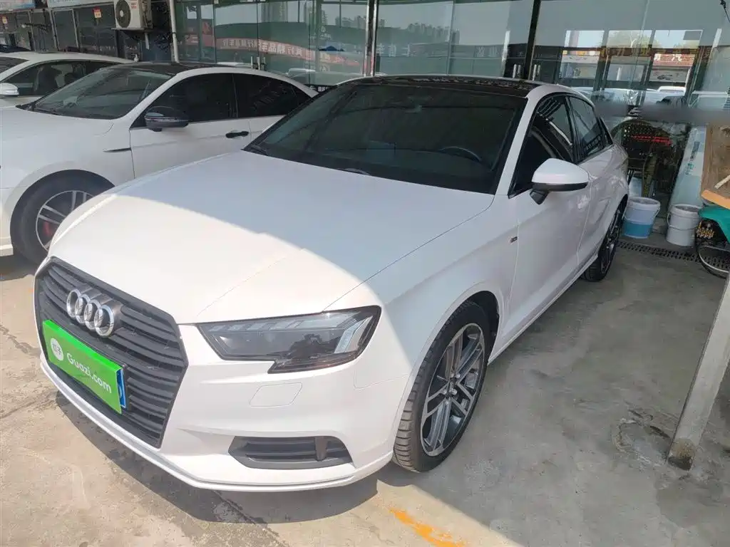 Audi A3 2018 30th Anniversary Limousine 35 TFSI Progressive