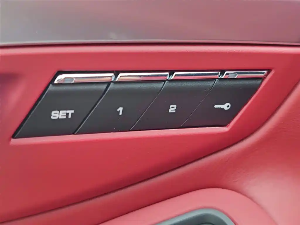Porsche 718 2022 Boxster 2.0T фото 24