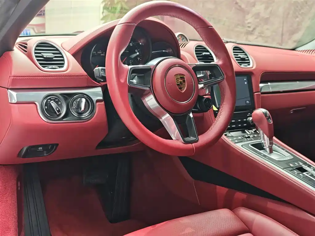PORSCHE 718