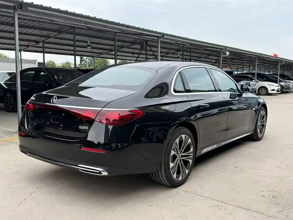 MERCEDES-BENZ E-CLASS
