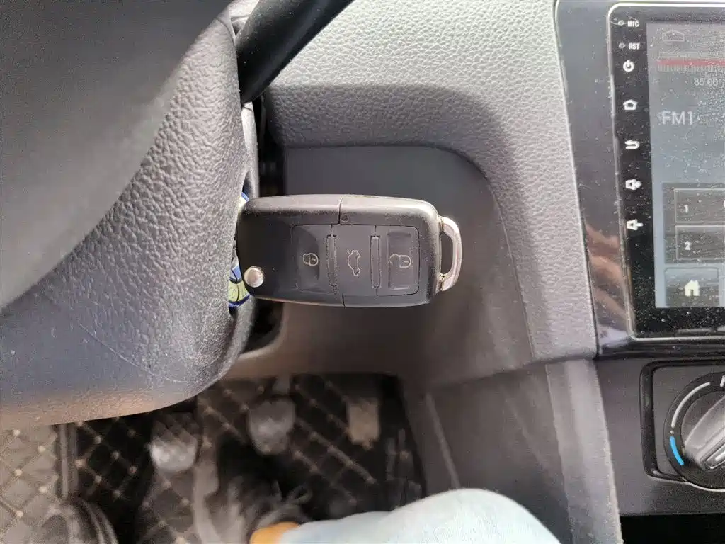 Volkswagen Santana 2015 1.4L Manual Trend Edition фото 9