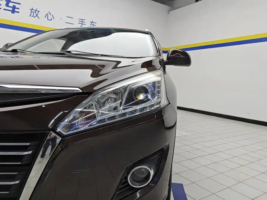 Luxgen U6 SUV 2017 2017 1.8T Tech Value Package