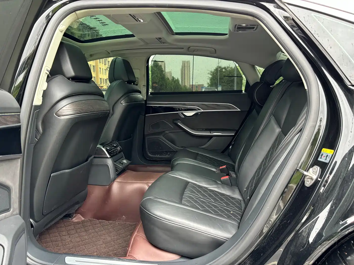Audi A8 2023 A8L 50 TFSI quattro Exclusive фото 5