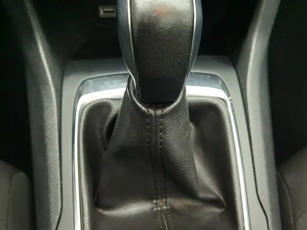 Peugeot 308S 2015 1.2T Auto Dynamic Edition фото 13