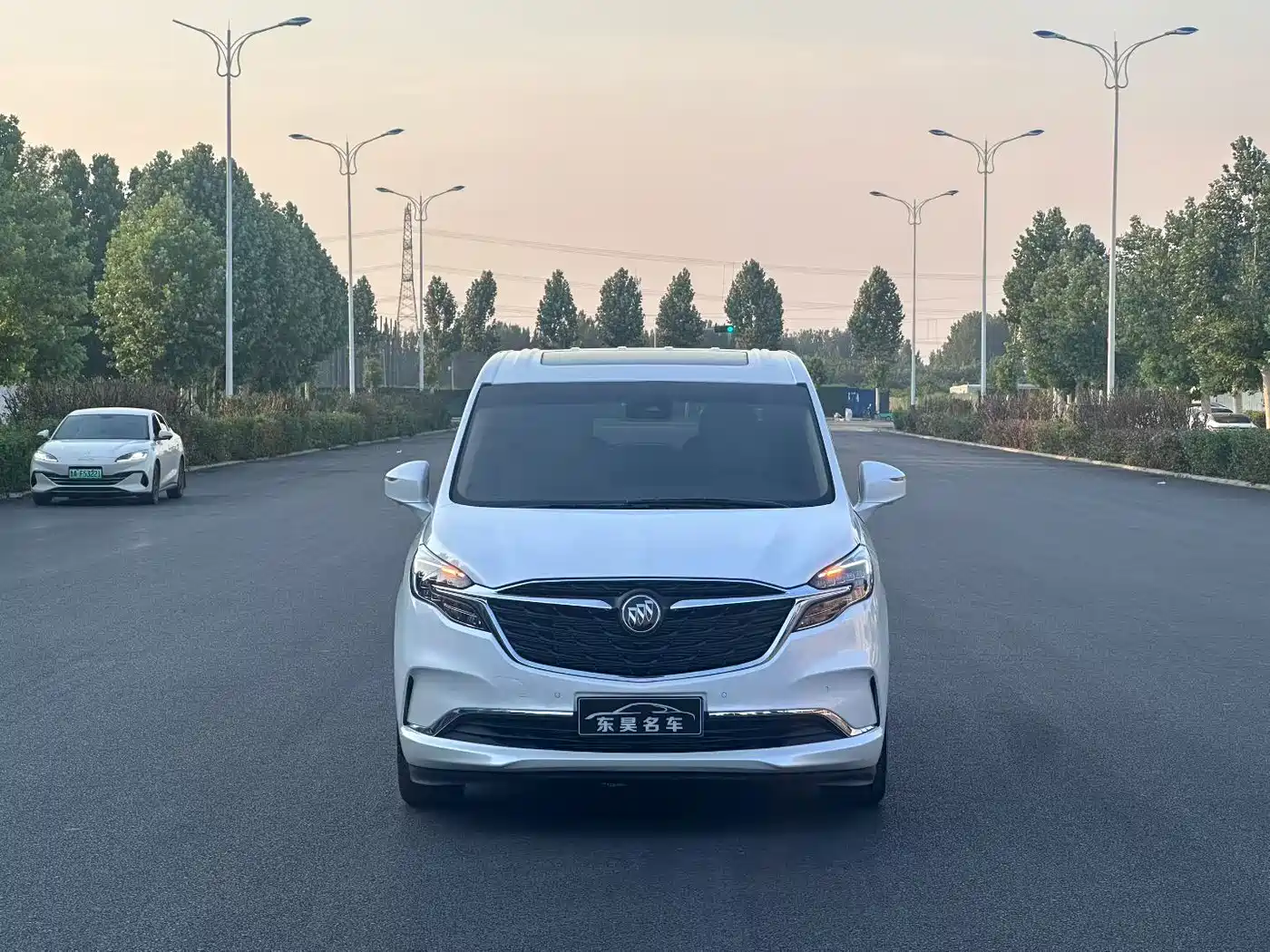 Фото 3 - Buick GL8