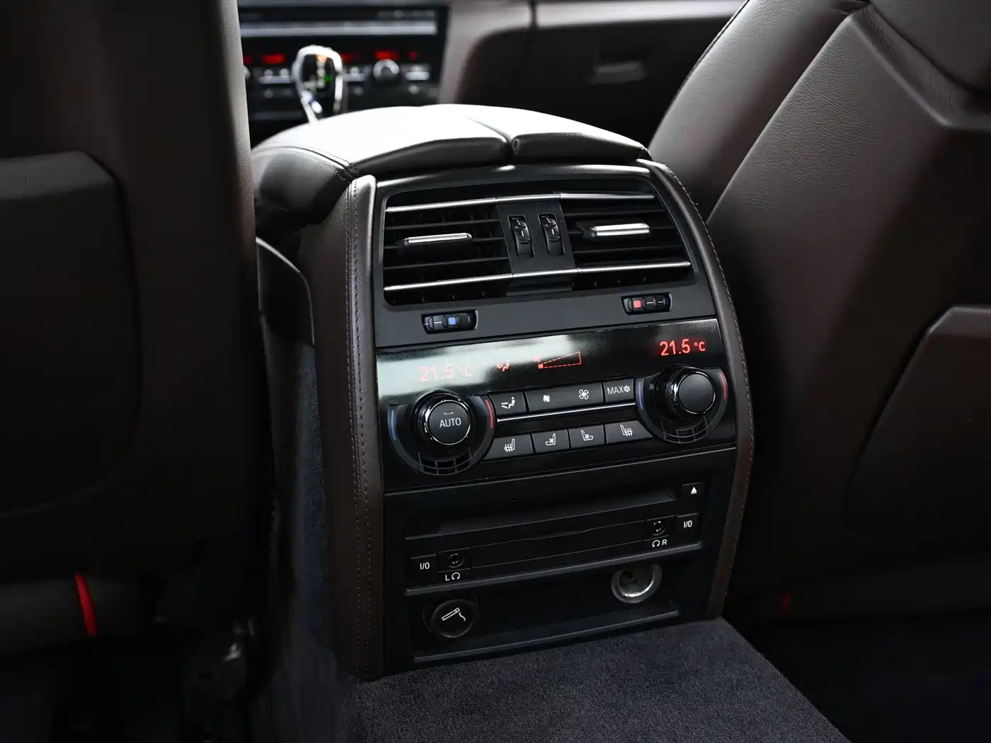 Фото 17 - BMW 7 Series