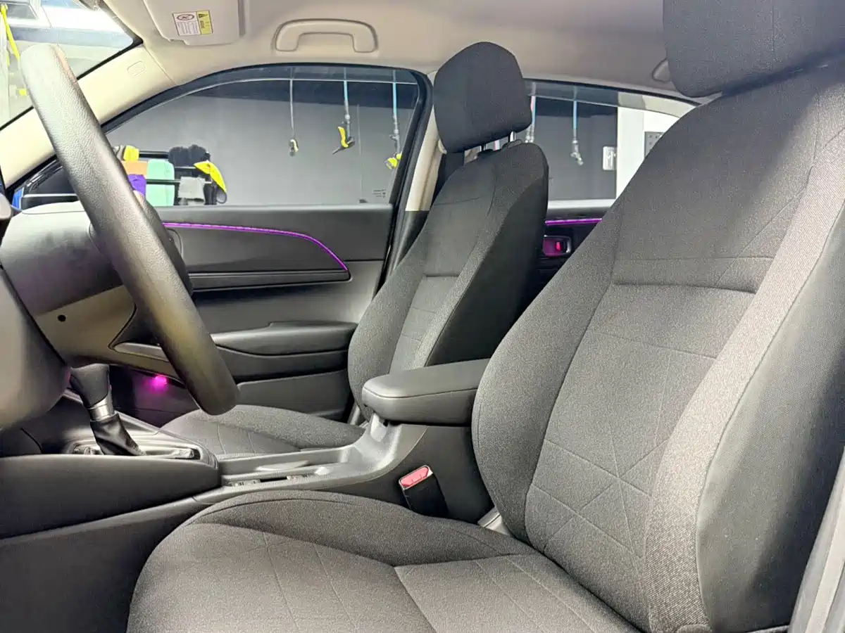 Photo 11 - Honda Vezel