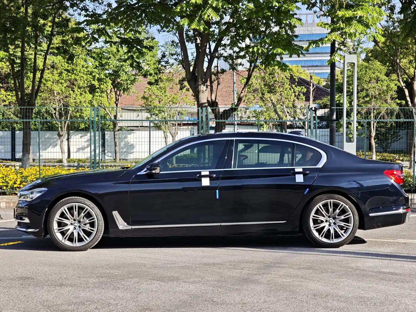 BMW 7 Series 2017 750Li xDrive Customized Edition (4-Seater) фото 7