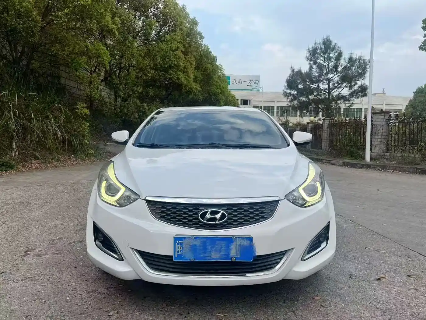 Hyundai Langdong 2016 1.6L Automatic Premium Edition фото 2