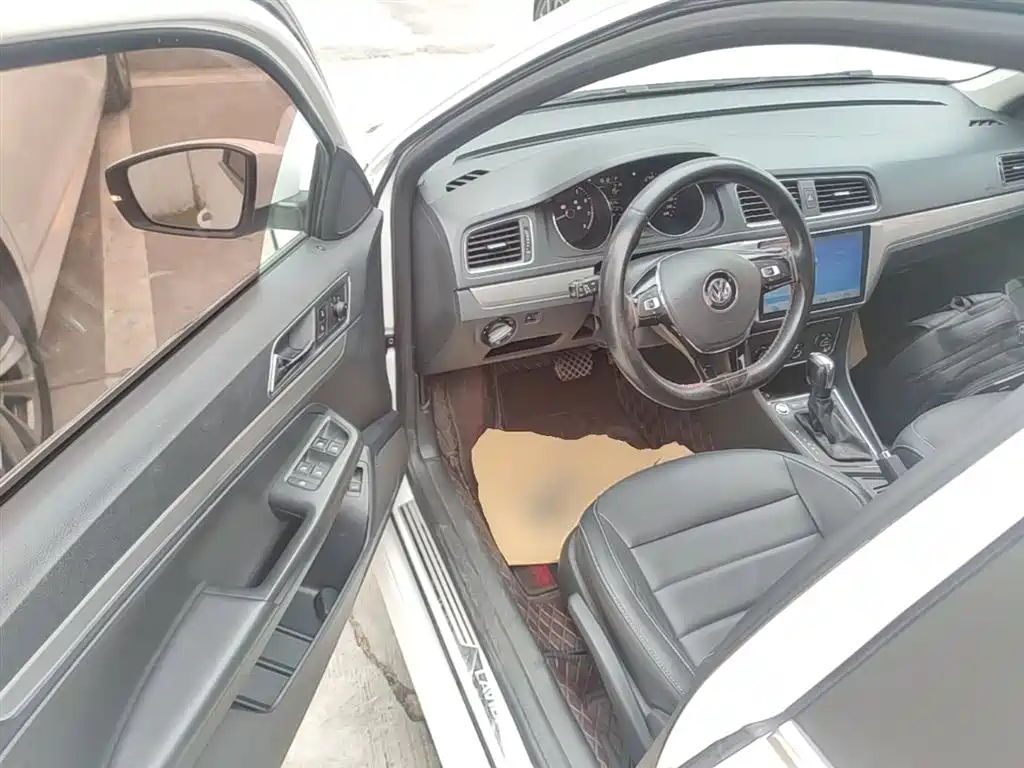 Volkswagen Lavida 2017 230TSI DSG Comfort Edition фото 16