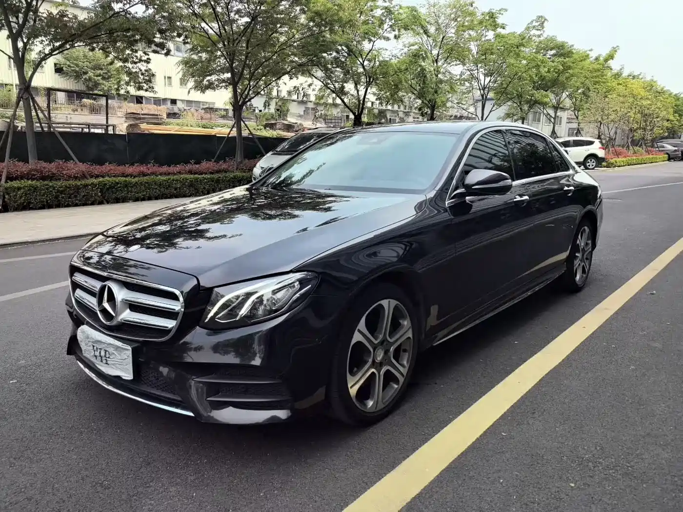 Mercedes-Benz E-Class 2016 E 300 L Sport Fashion Type
