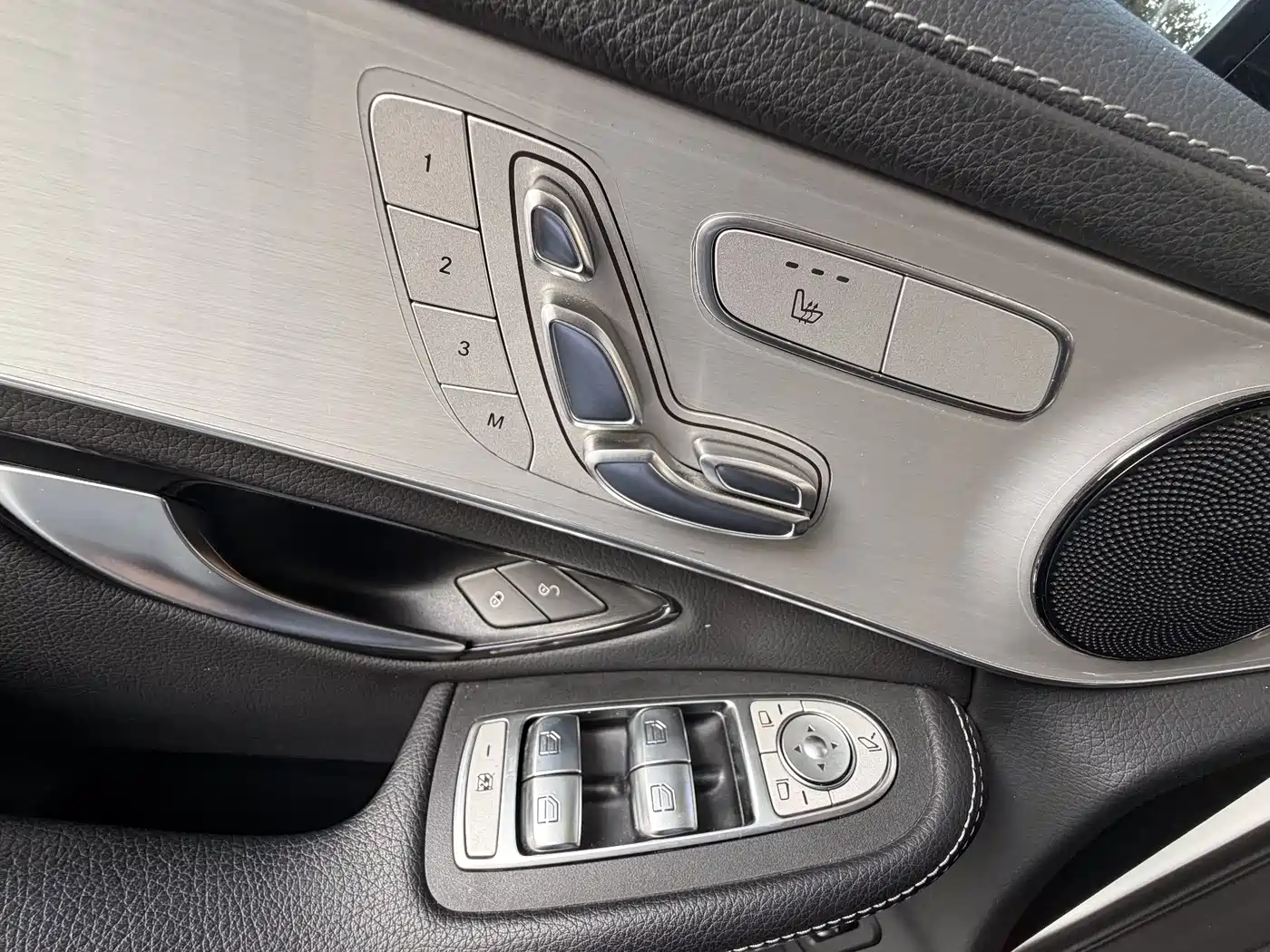 Mercedes-Benz GLC Coupe 2021 GLC 260 4MATIC Coupe SUV фото 11
