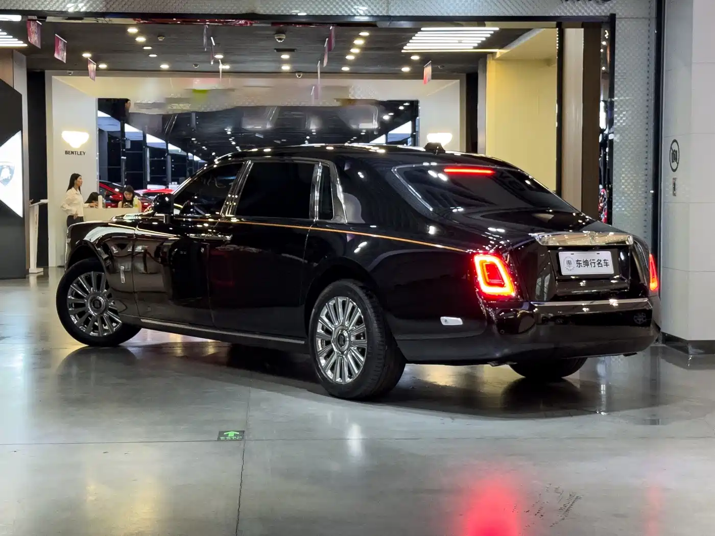 Rolls-Royce Phantom 2023 2024 Long Wheelbase Series II