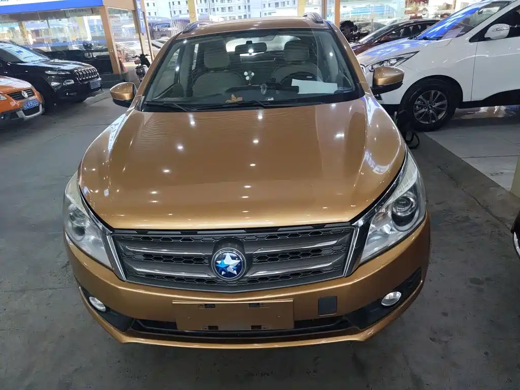 Venucia T70 2015 2015 2.0L CVT RuiQu Edition