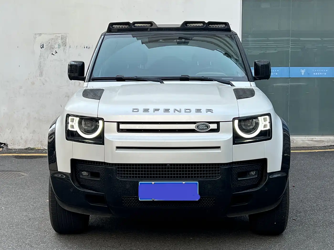 Land Rover Defender 2025 110 3.0T P400 -Dynamic HSE фото 2