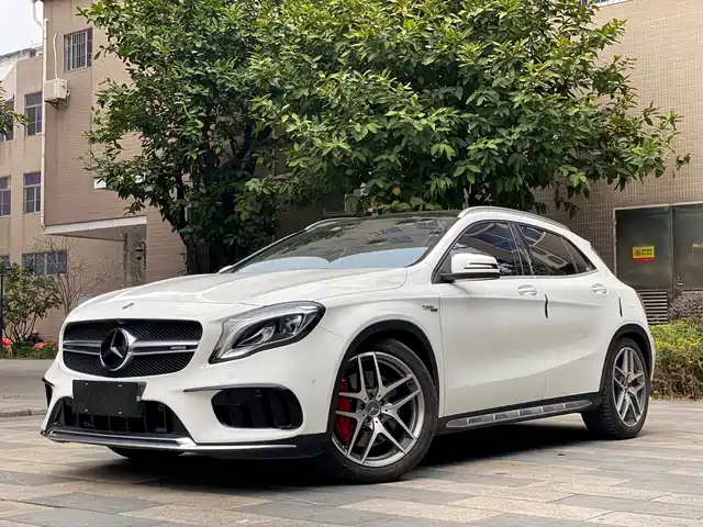 MERCEDES-BENZ GLA AMG