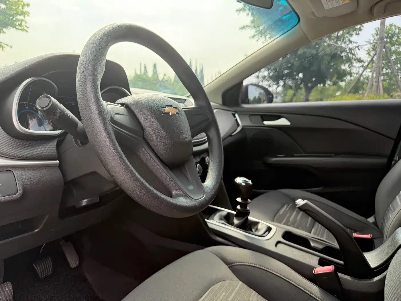Chevrolet Cavalier 2016 1.5L Manual Enjoyment Edition фото 12