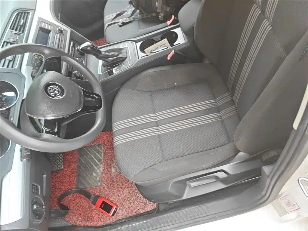 Volkswagen Lamando 2015 230TSI DSG Style фото 15