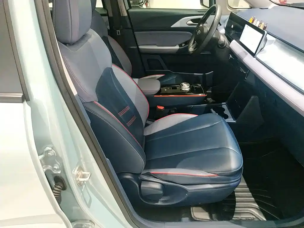 Фото 20 - Geely Geometry E Firefly