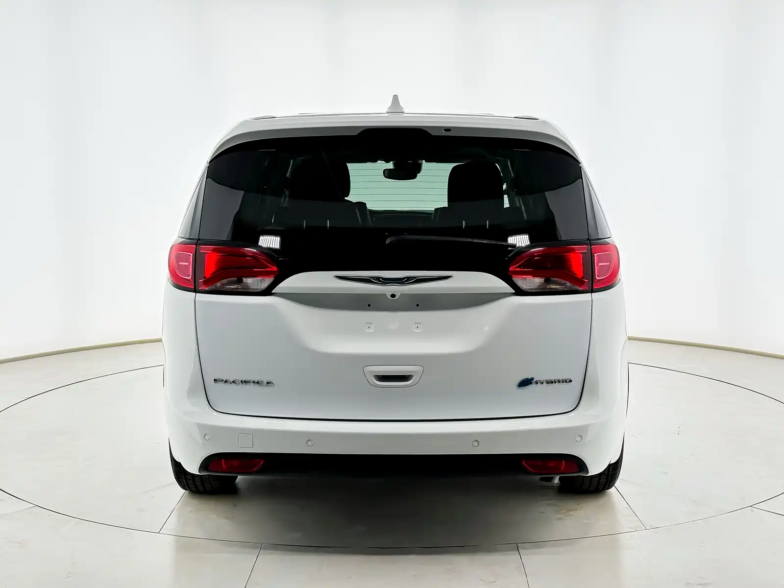 Фото 4 - Chrysler Pacifica PHEV