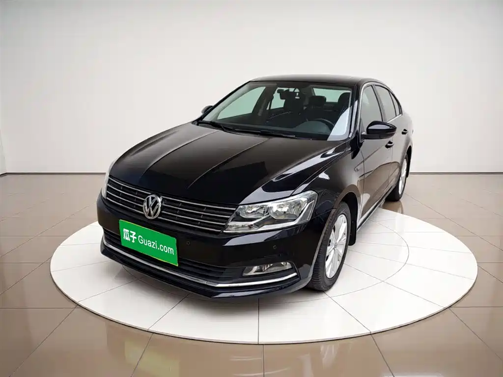 Volkswagen Lavida 2015 1.6L Automatic Comfort Edition фото 2