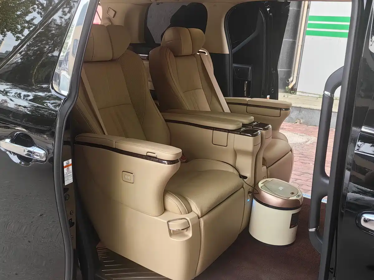 Toyota Alphard 2020 Hybrid 2.5L Premium Edition фото 9