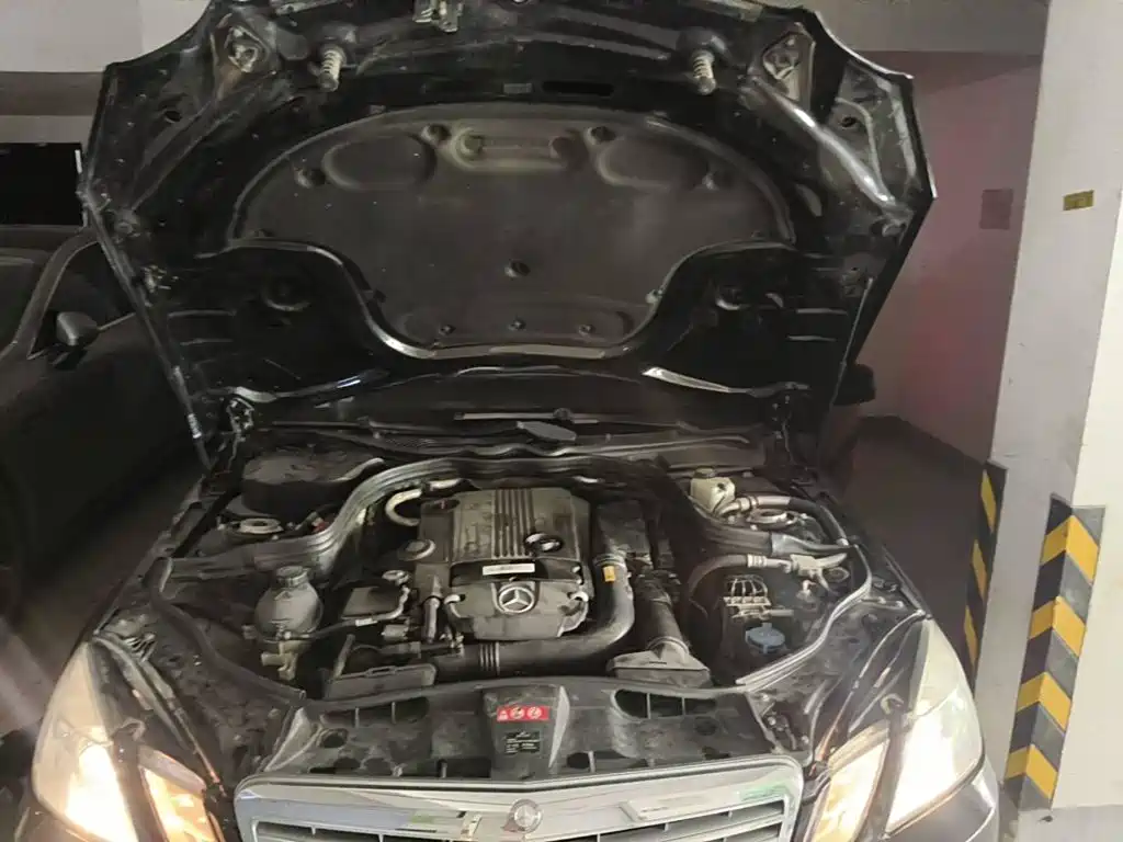 Фото 3 - Mercedes-Benz E-Class
