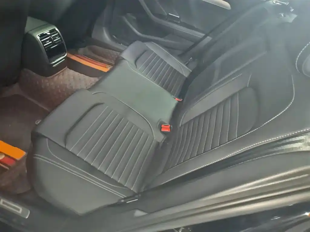 Volkswagen Magotan 2023 2 Million Units Commemorative Edition 280TSI DSG Comfort фото 16