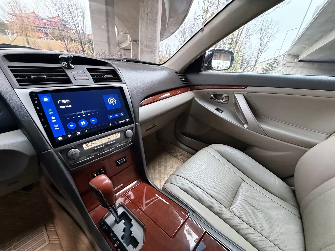 Toyota Camry 2013 200G Classic Luxury Edition фото 18
