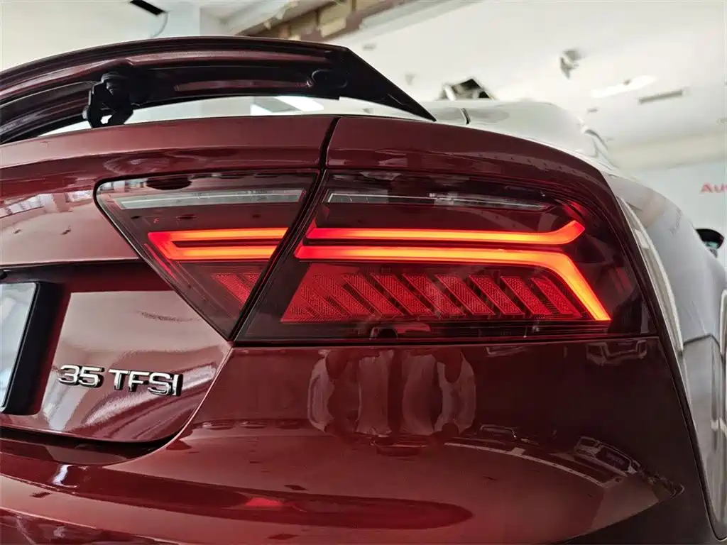 Фото 14 - Audi A7