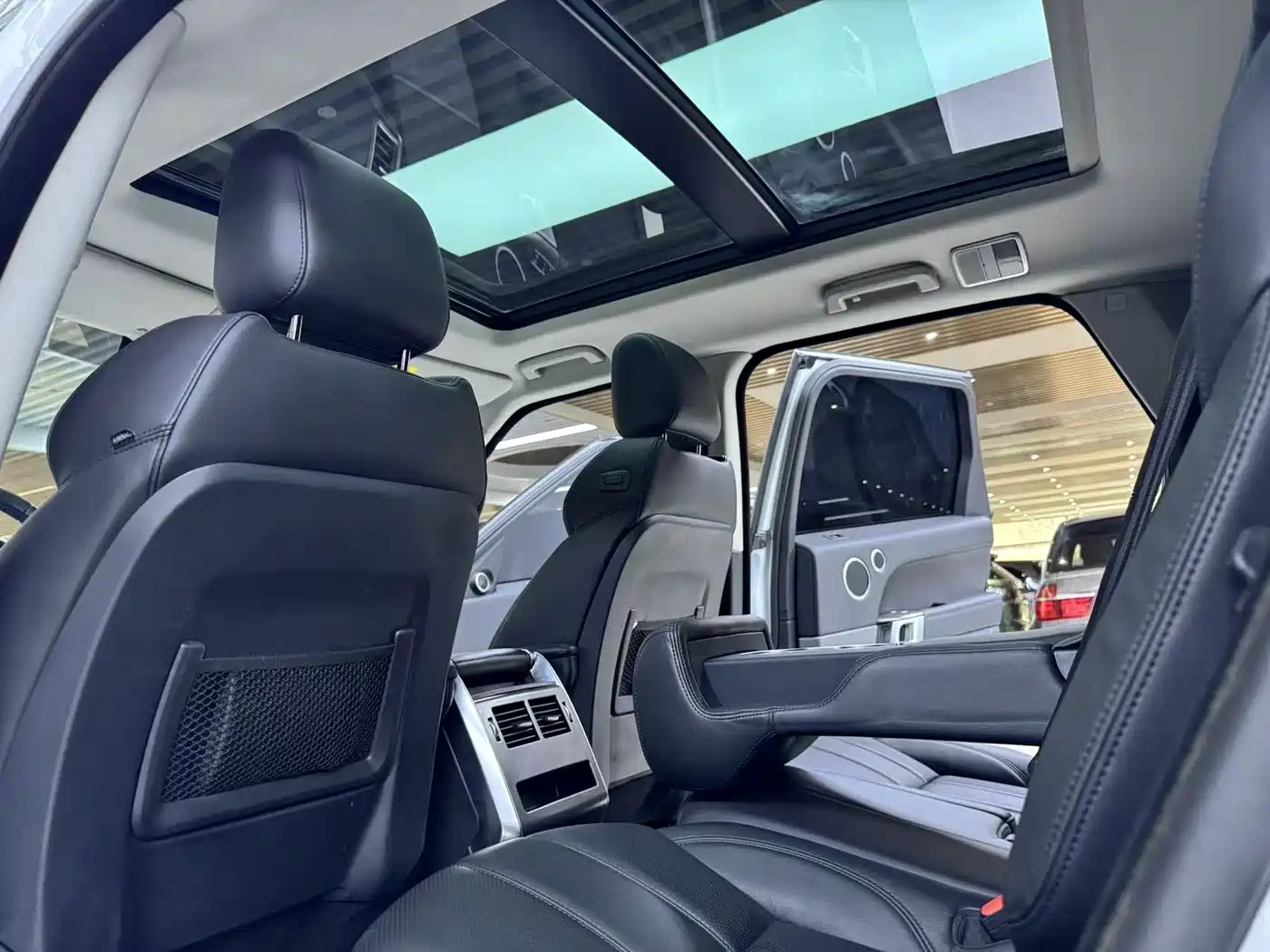 Land Rover Range Rover Sport 2017 3.0 SC V6 SE фото 11