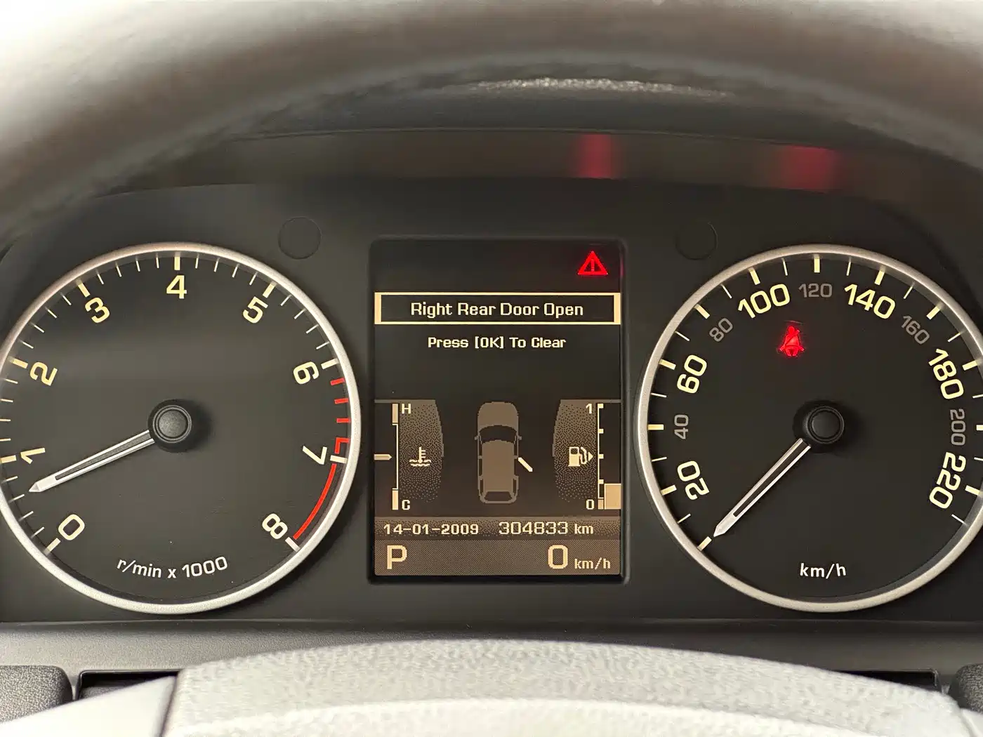 Land Rover Range Rover Sport 2010 5.0 NA V8 HSE фото 16
