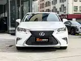Photo 2 - Lexus ES