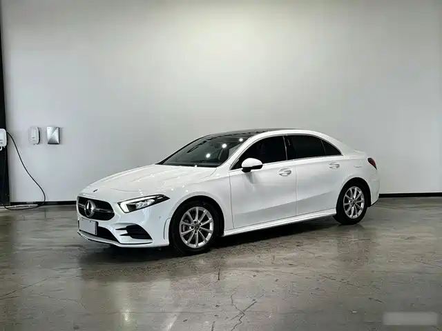 Mercedes-Benz A A 200 L, Спорт-седан Стиль