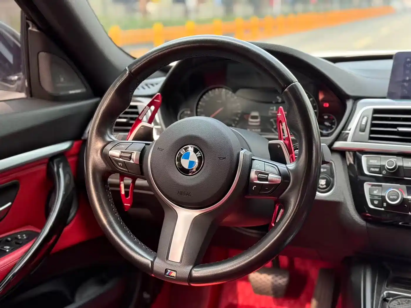 BMW 3 Series GT 2020 330i M Sport Night Edition фото 6