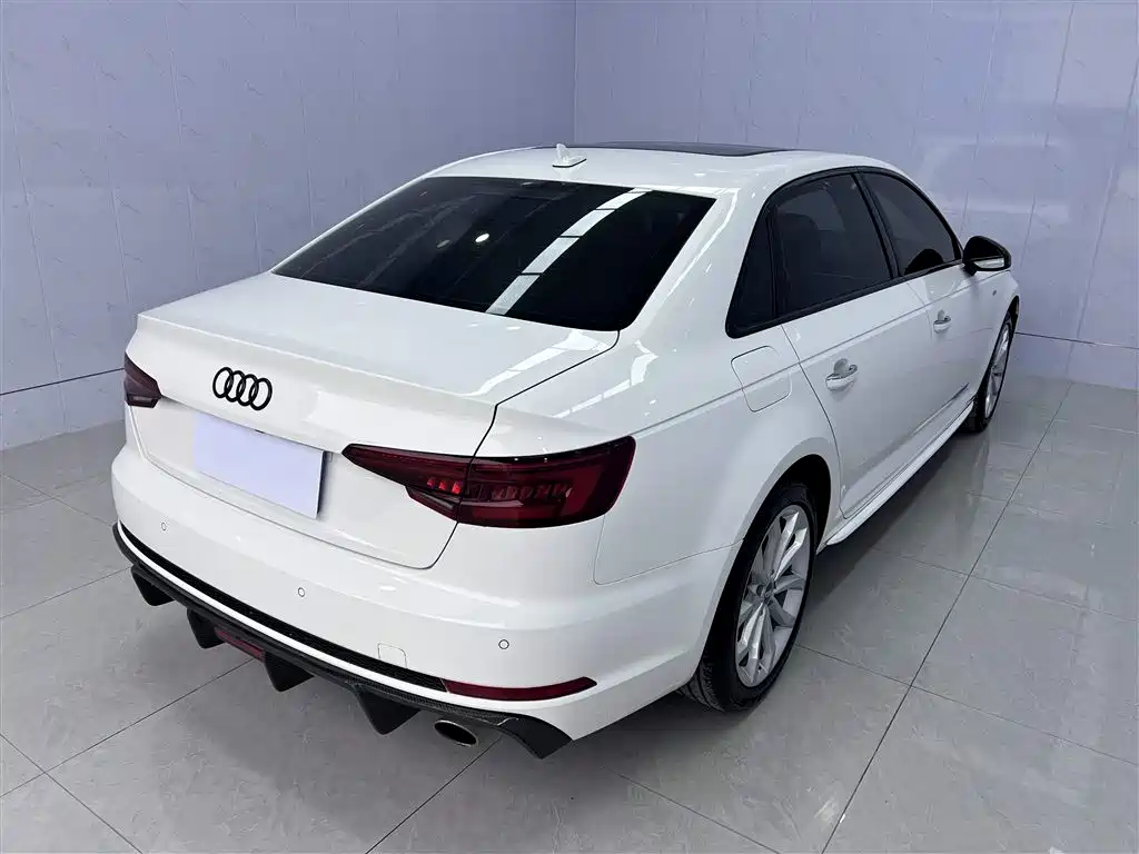 Audi A4L 2018 30th Anniversary 45 TFSI quattro Personality Sport фото 5
