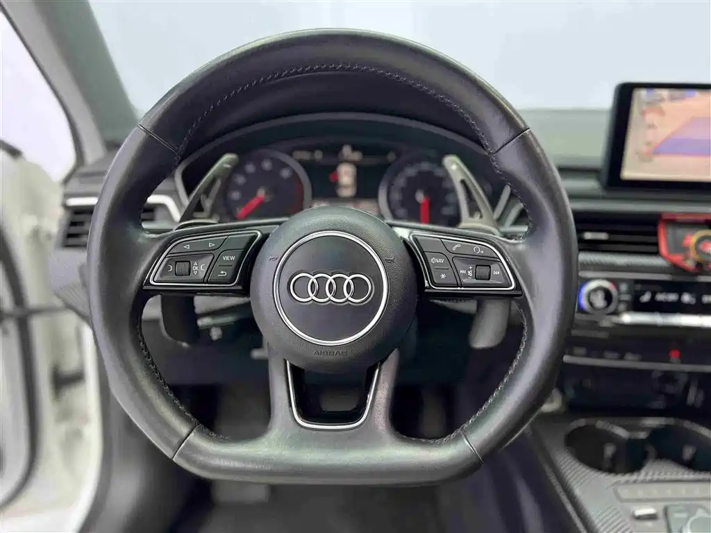 Audi A4L 2018 30th Anniversary 45 TFSI quattro Personality Sport фото 12