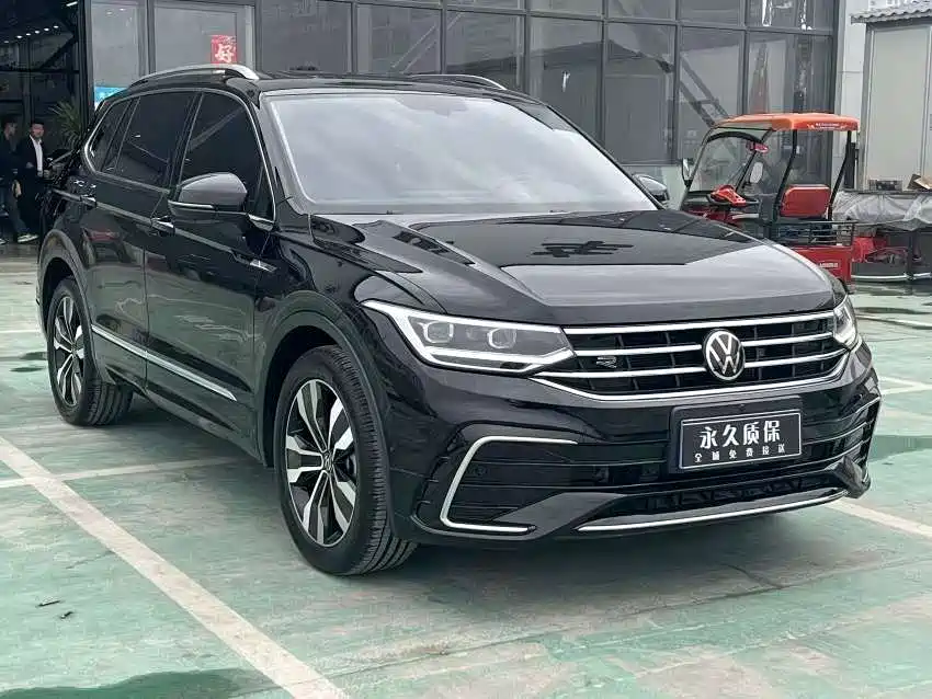 Volkswagen Tiguan L 2023 330TSI Auto 2WD R-Line Premium Edition фото 3