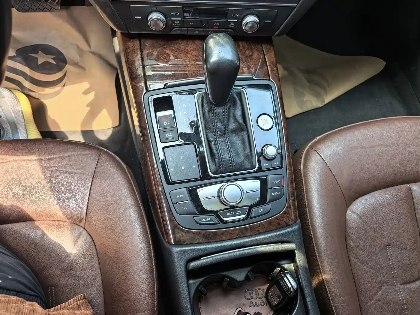 Фото 10 - Audi A6L