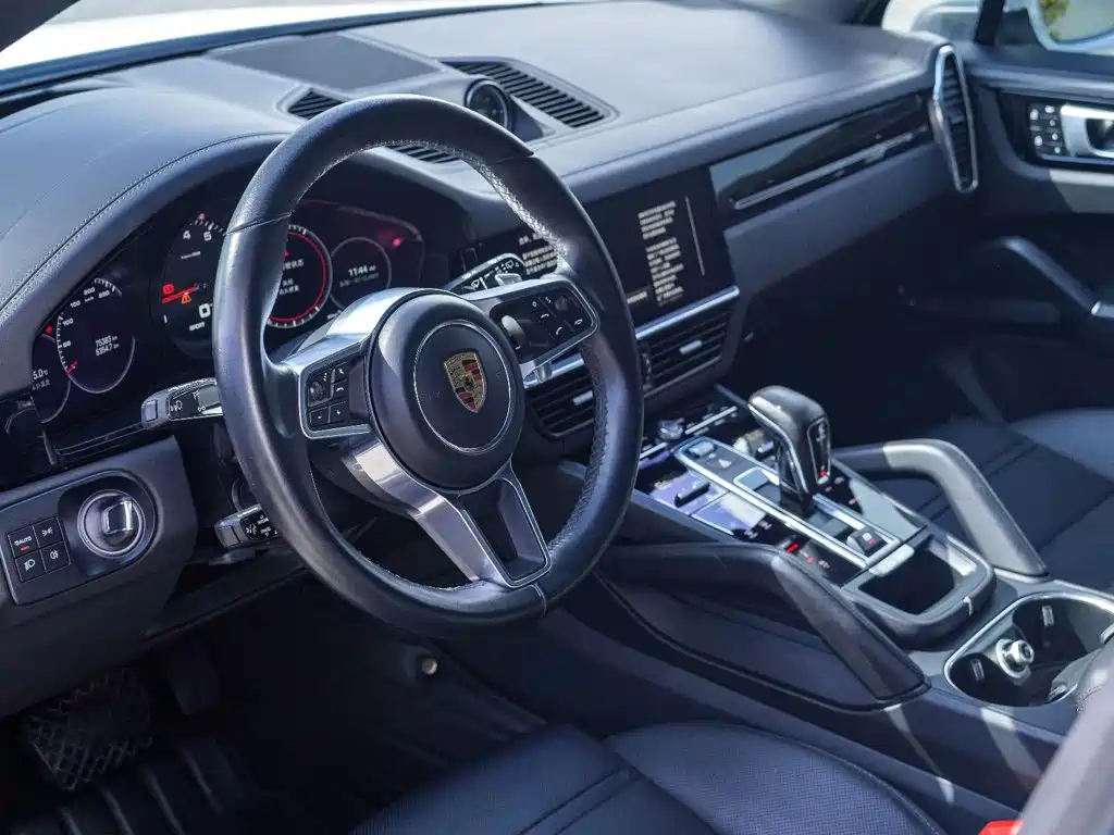 صورة 3 - Porsche Cayenne