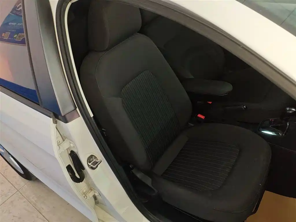Volkswagen Jetta 2015 Value Edition 1.6L Automatic Comfort фото 20