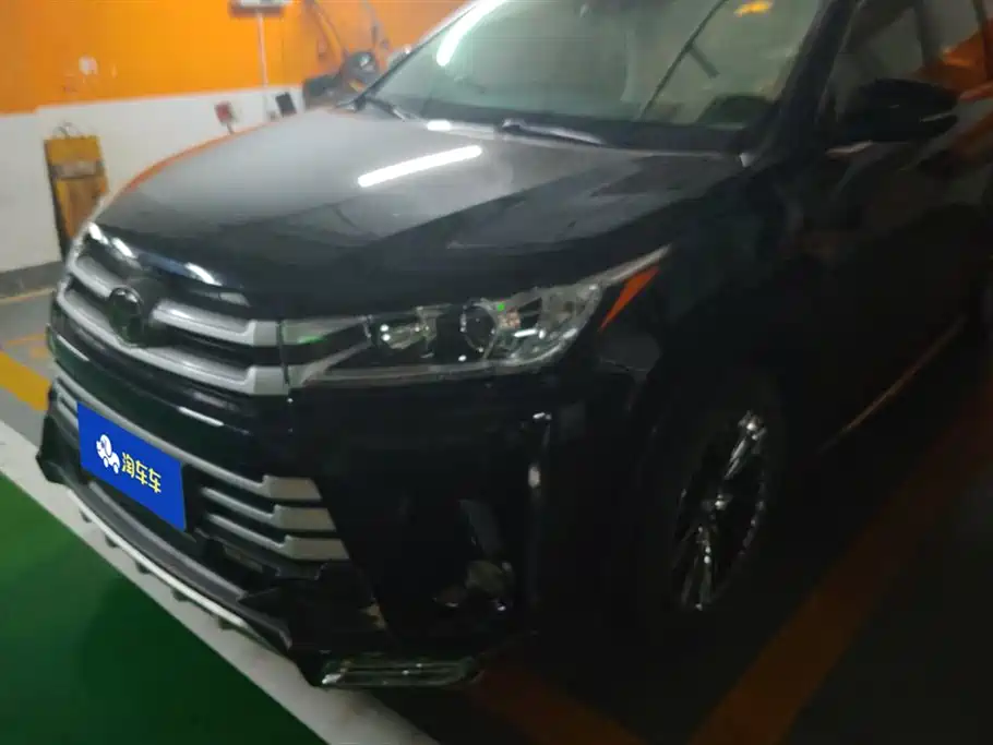TOYOTA HIGHLANDER