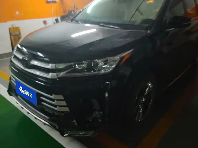 TOYOTA HIGHLANDER