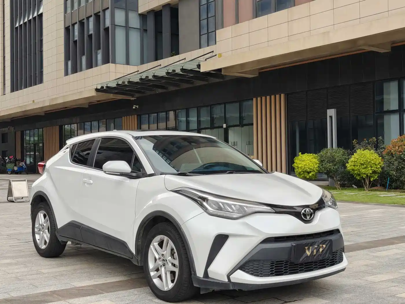 Toyota C-HR 2021 2.0L Comfort Edition фото 6