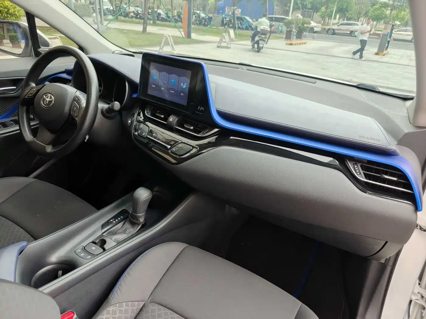 Toyota C-HR 2021 2.0L Comfort Edition фото 7