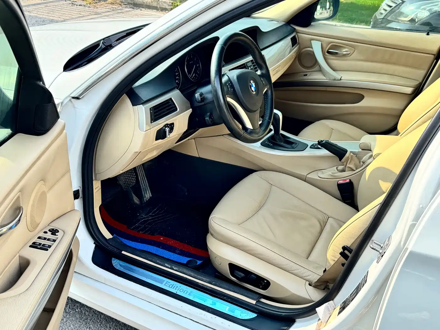 Photo 6 - BMW 3 Series